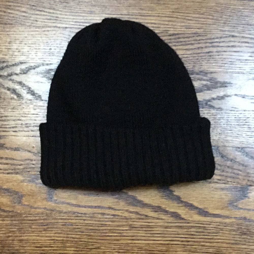 Isotoner Black Touque